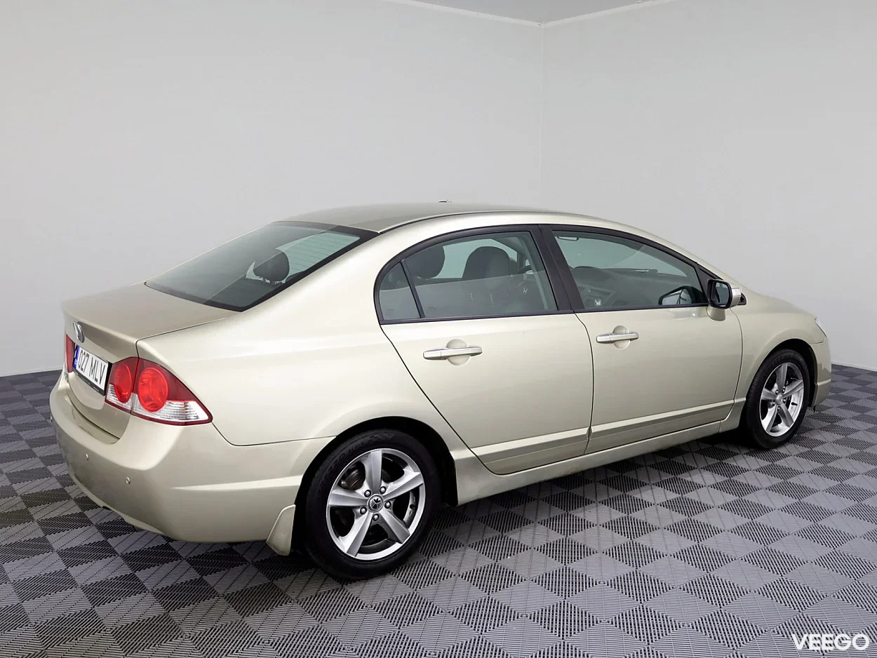 Honda Civic 1.8 104kW