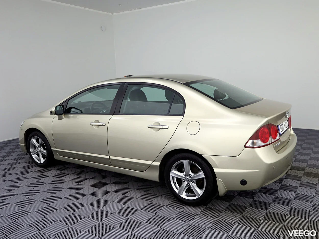 Honda Civic 1.8 104kW