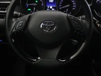 Toyota C-HR 2 135kW thumbnail