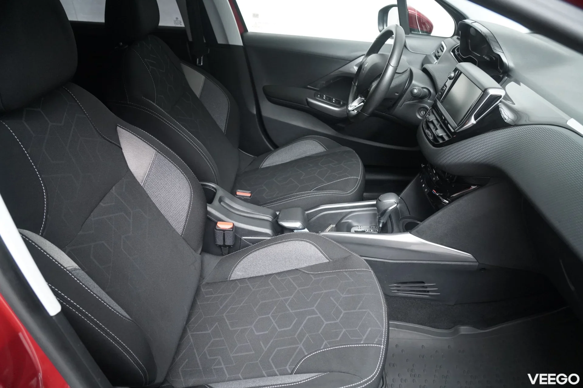 Peugeot 2008 Allure Facelift ATM 1.2 81kW