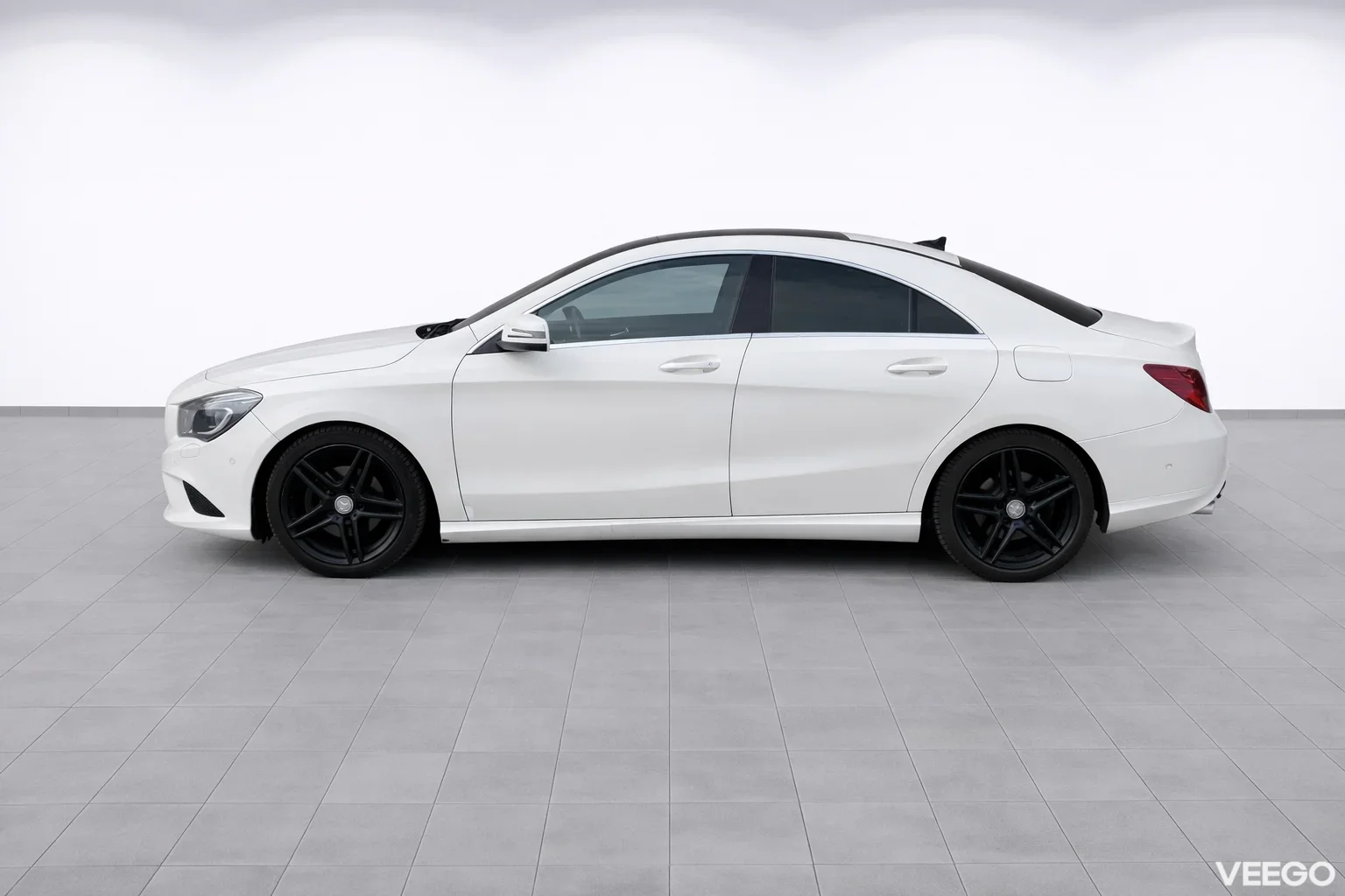 Mercedes-Benz CLA180 1.6 90kW