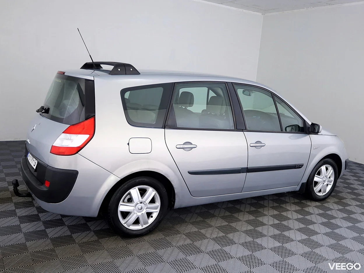 Renault Grand Scenic 2.0 99kW
