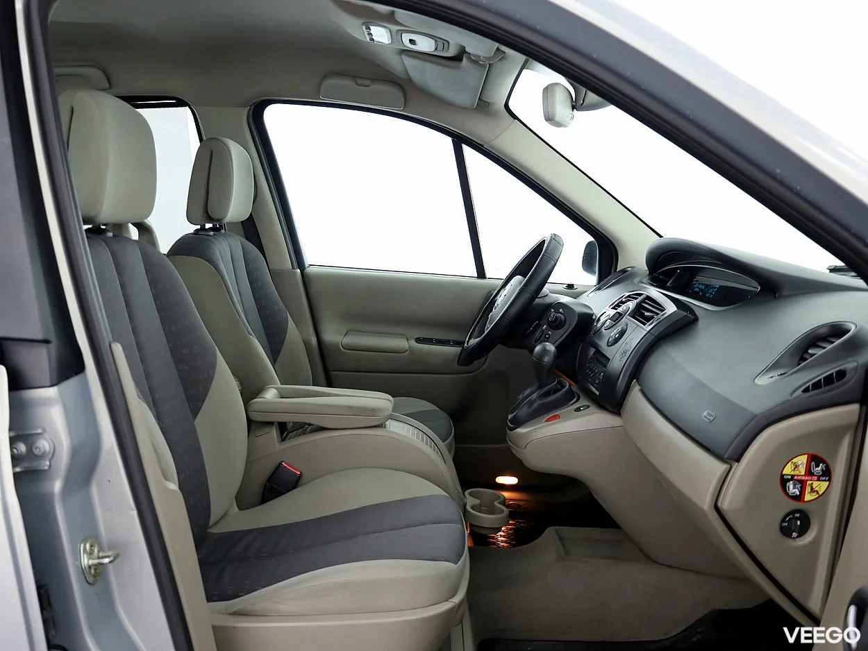 Renault Grand Scenic 2.0 99kW