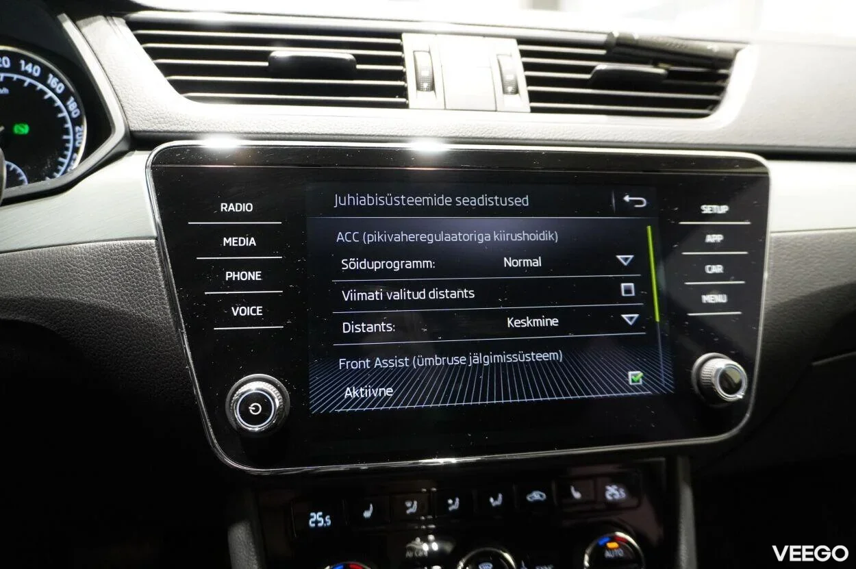 Skoda Superb AMBITION PLUS 1.4 110kW