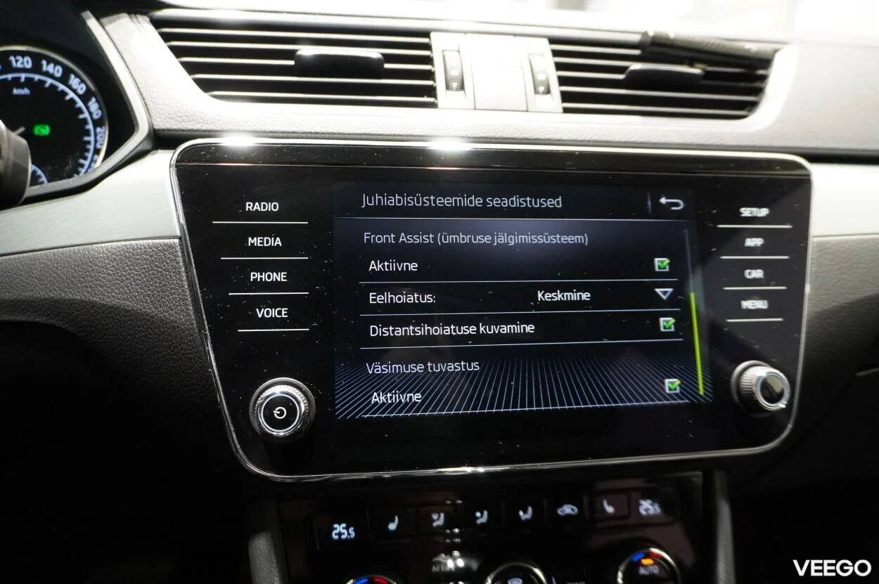 Skoda Superb AMBITION PLUS 1.4 110kW