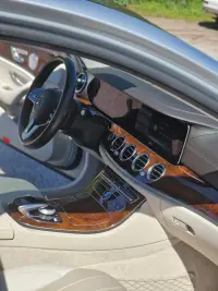 Mercedes-Benz E220 2.0 143kW thumbnail