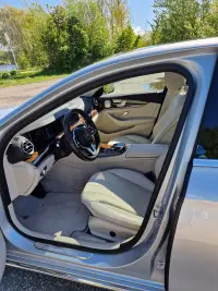 Mercedes-Benz E220 2.0 143kW thumbnail
