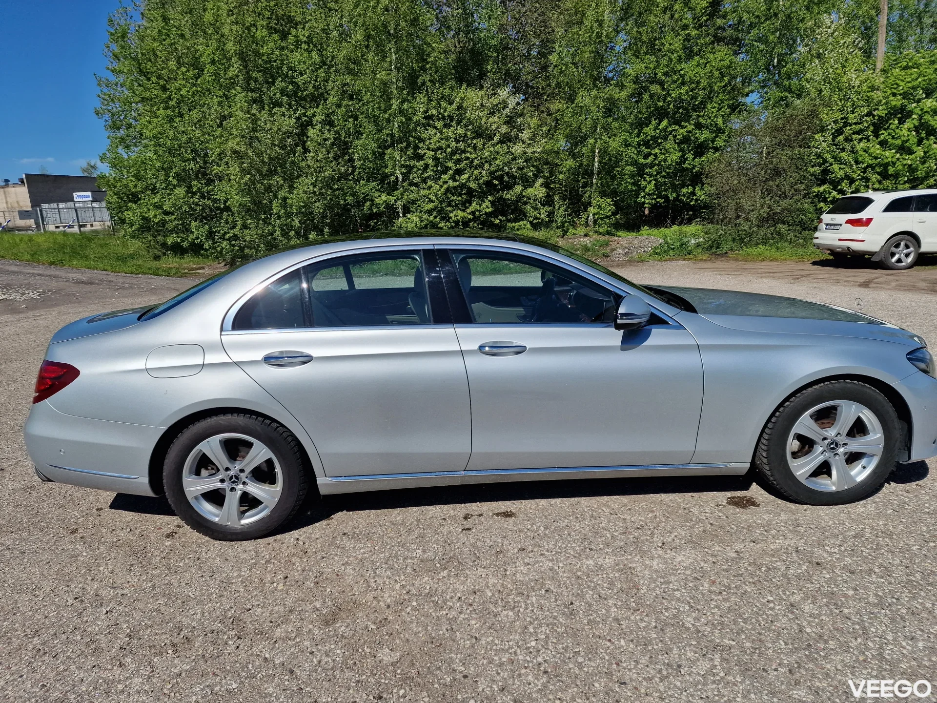 Mercedes-Benz E220 2.0 143kW