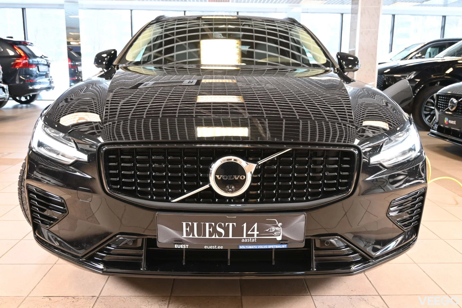 Volvo V60 AWD T6 H&K HUD DARK PLUS XENIUM INTELLI SAFE PRO 2 293kW