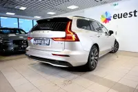 Volvo V60 AWD T6 H&K HUD DARK PLUS XENIUM INTELLI SAFE PRO 2 293kW thumbnail