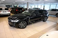 Volvo V60 AWD T6 H&K HUD DARK PLUS XENIUM INTELLI SAFE PRO 2 293kW thumbnail
