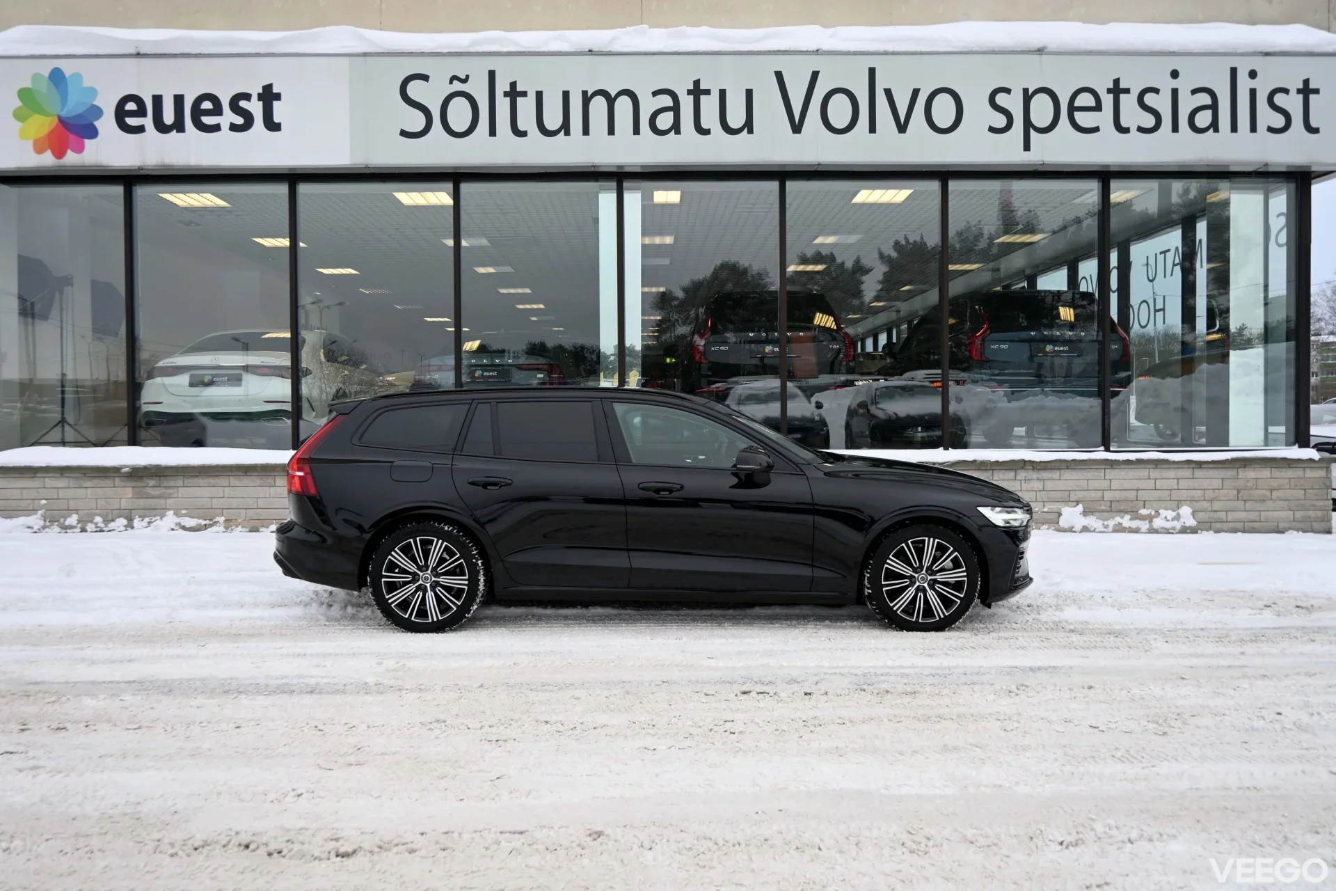 Volvo V60 AWD T6 H&K HUD DARK PLUS XENIUM INTELLI SAFE PRO 2 293kW