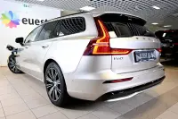 Volvo V60 AWD T6 H&K HUD DARK PLUS XENIUM INTELLI SAFE PRO 2 293kW thumbnail
