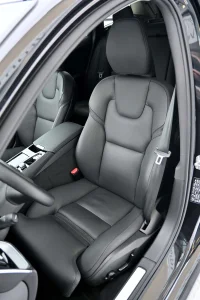 Volvo V60 AWD T6 H&K HUD DARK PLUS XENIUM INTELLI SAFE PRO 2 293kW thumbnail