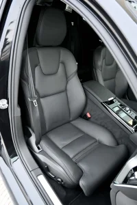 Volvo V60 AWD T6 H&K HUD DARK PLUS XENIUM INTELLI SAFE PRO 2 293kW thumbnail