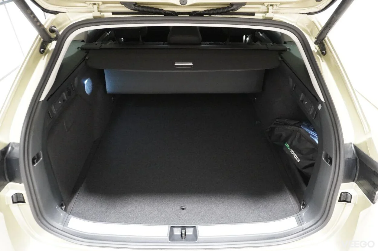 Skoda Superb SELECTION COMBI PHEV 1.5 110kW