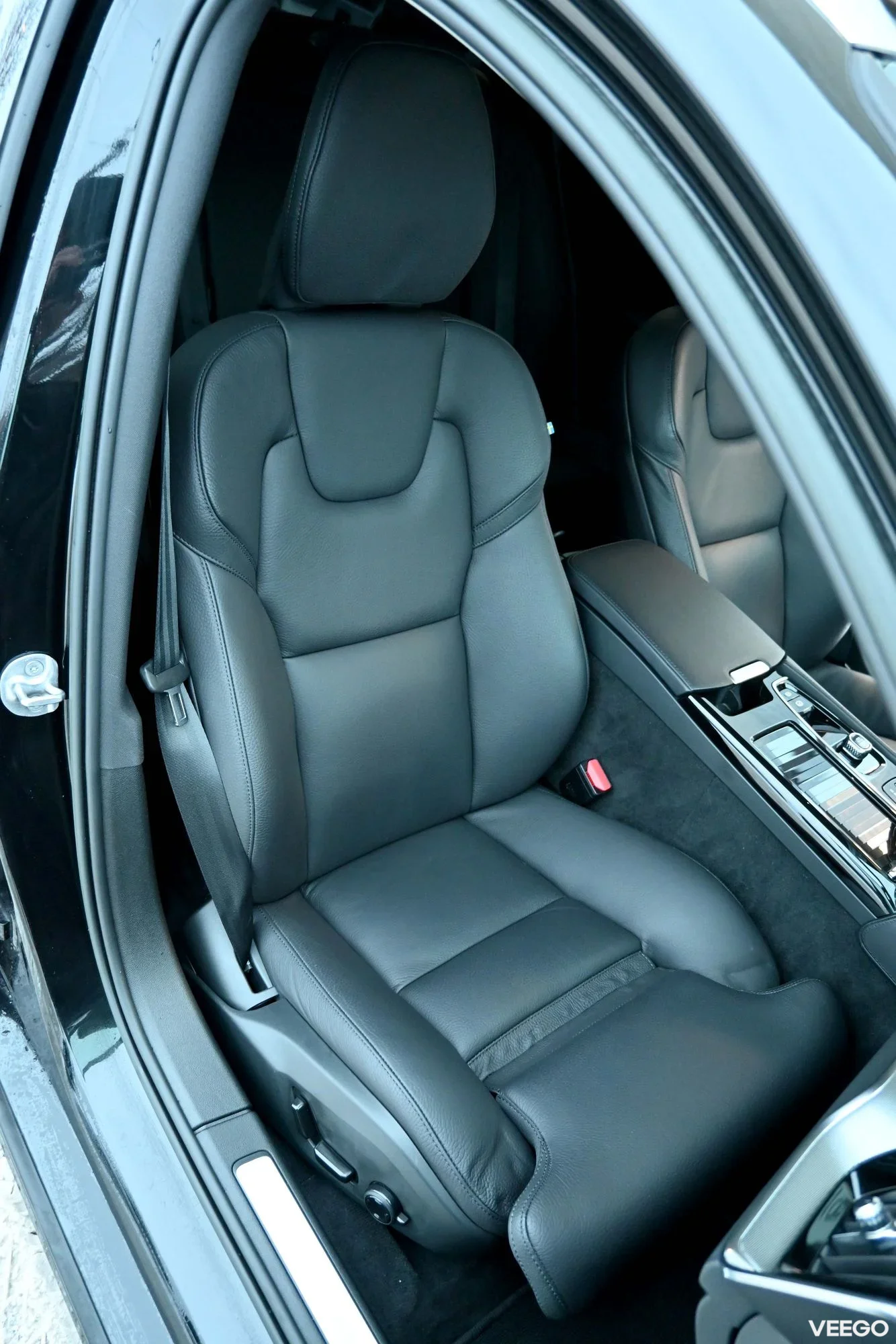 Volvo V60 AWD T6 DARK PLUS INTELLI SAFE PRO GOOGLE 2 293kW