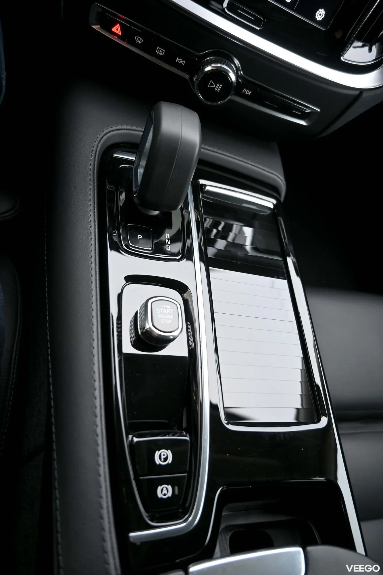 Volvo V60 AWD T6 DARK PLUS INTELLI SAFE PRO GOOGLE 2 293kW