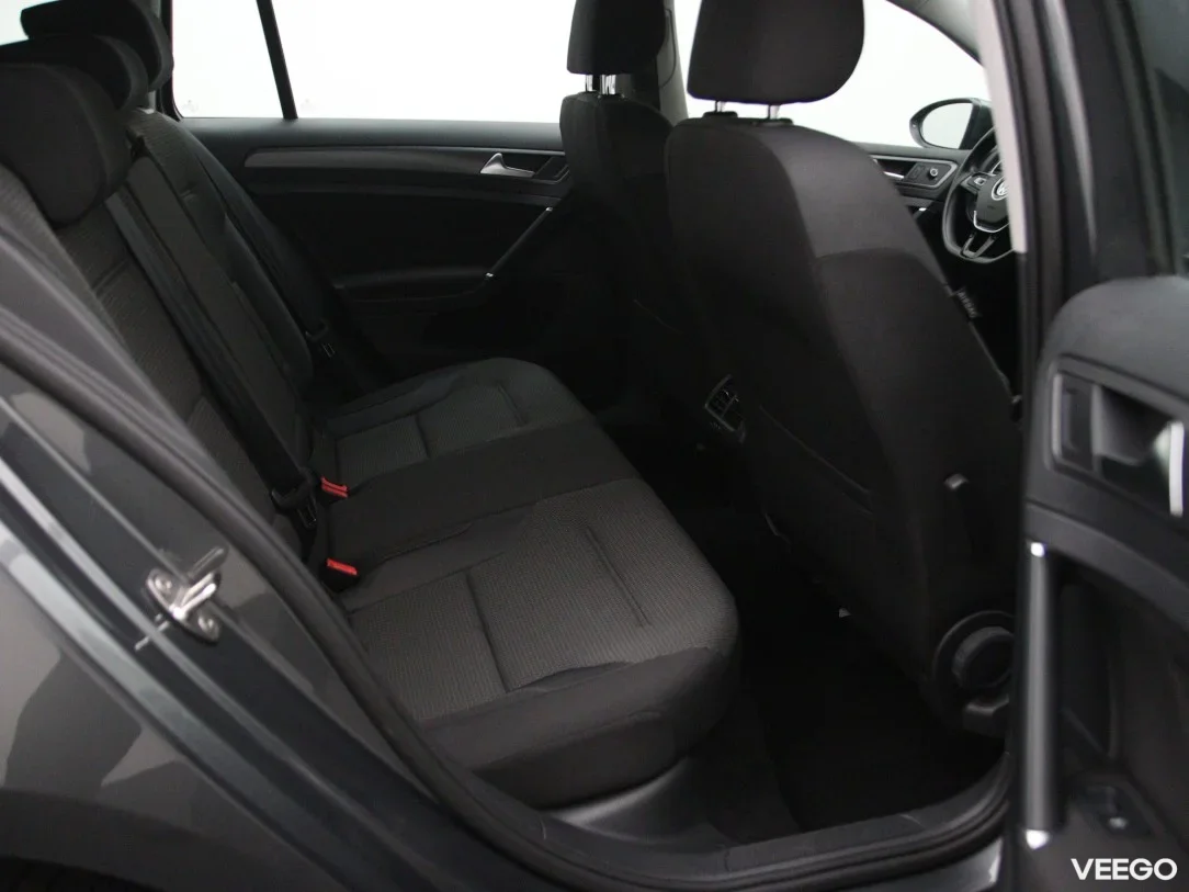 Volkswagen Golf 1.6 85kW