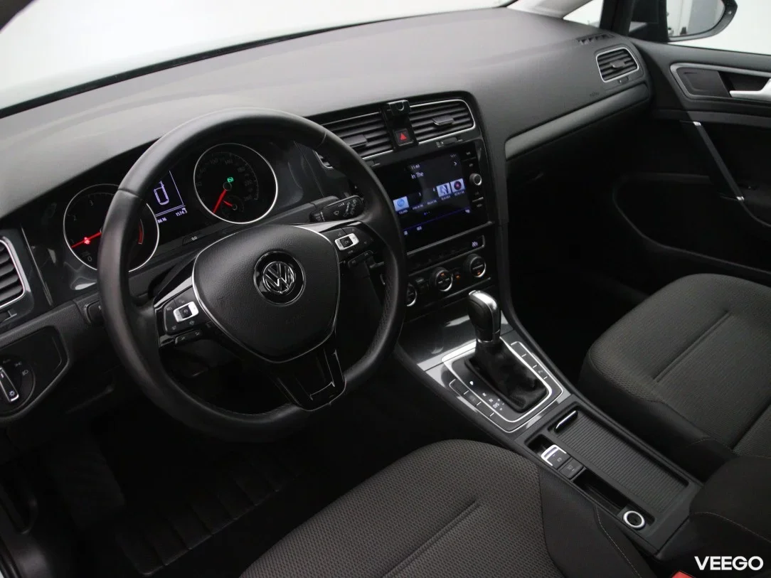 Volkswagen Golf 1.6 85kW