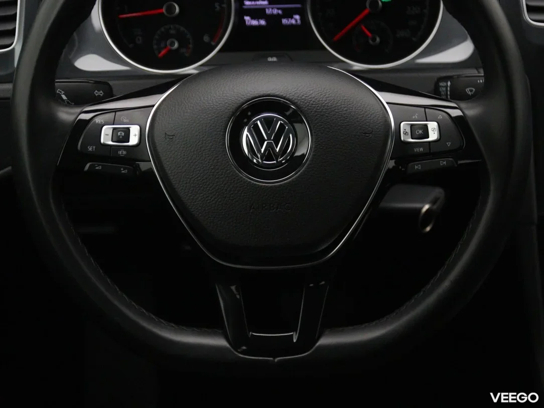 Volkswagen Golf 1.6 85kW