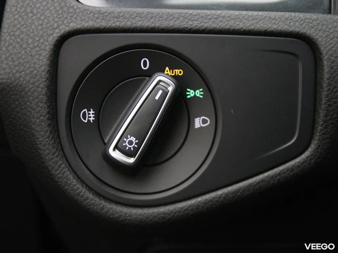 Volkswagen Golf 1.6 85kW