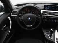 BMW 318 2 110kW thumbnail