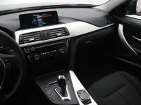 BMW 318 2 110kW thumbnail