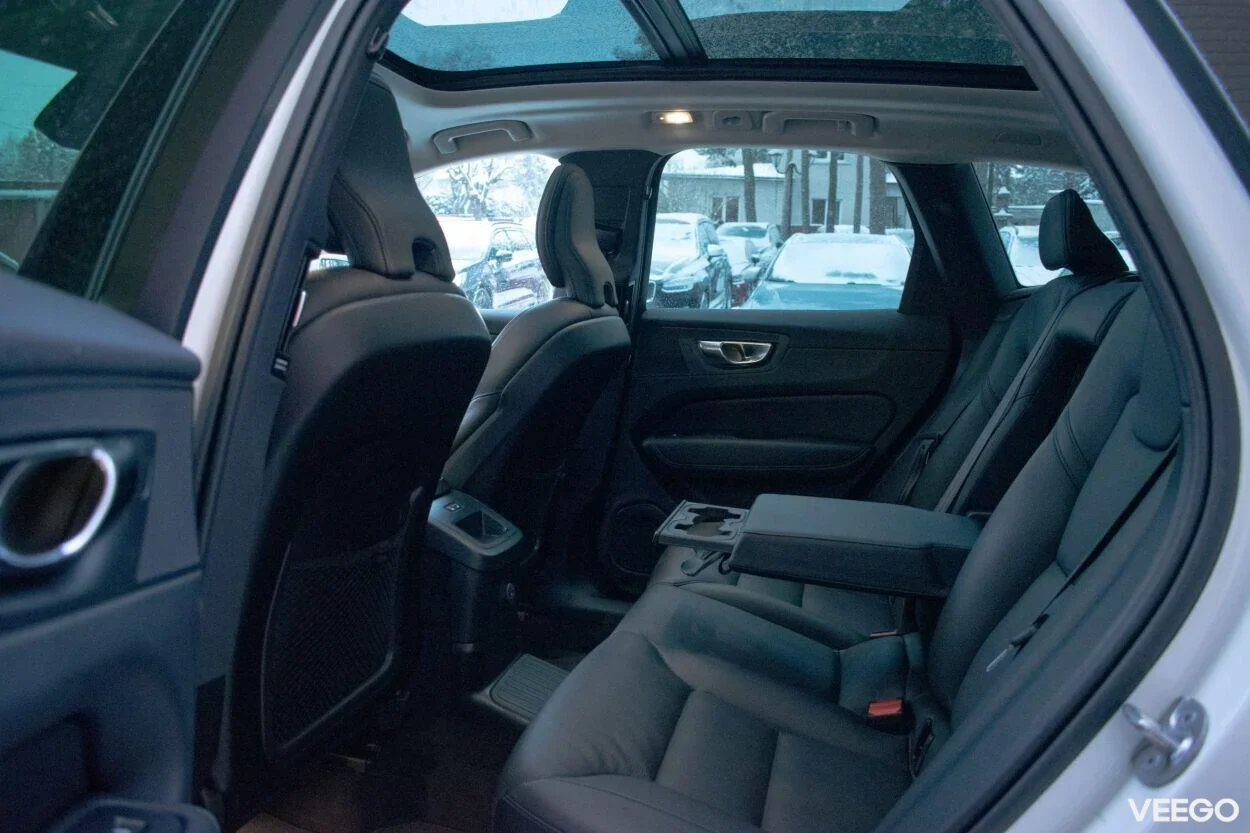 Volvo XC60 T6 Recharge Bright Intelli Safe Sky Wntr 2 293kW