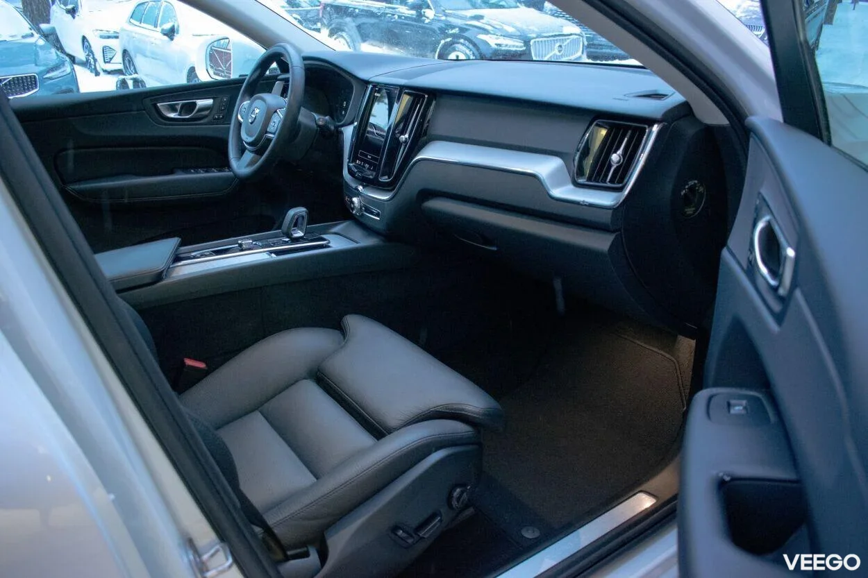 Volvo XC60 T6 Recharge Bright Intelli Safe Sky Wntr 2 293kW