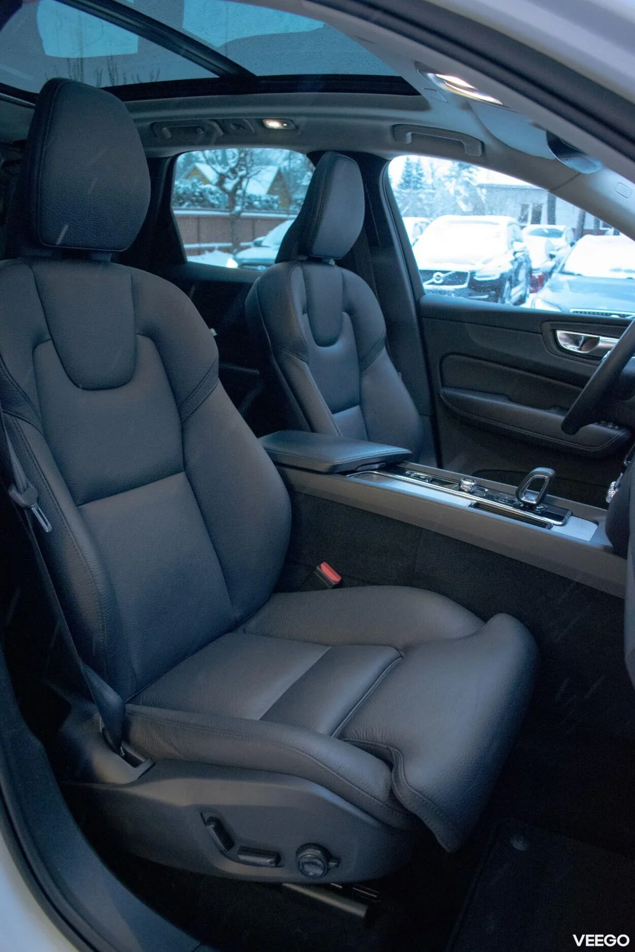 Volvo XC60 T6 Recharge Bright Intelli Safe Sky Wntr 2 293kW