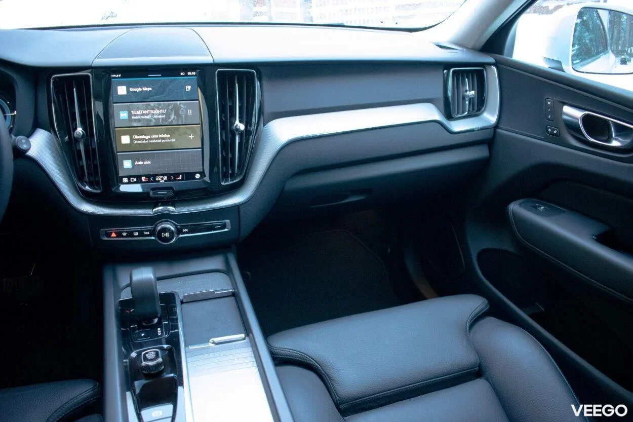 Volvo XC60 T6 Recharge Bright Intelli Safe Sky Wntr 2 293kW