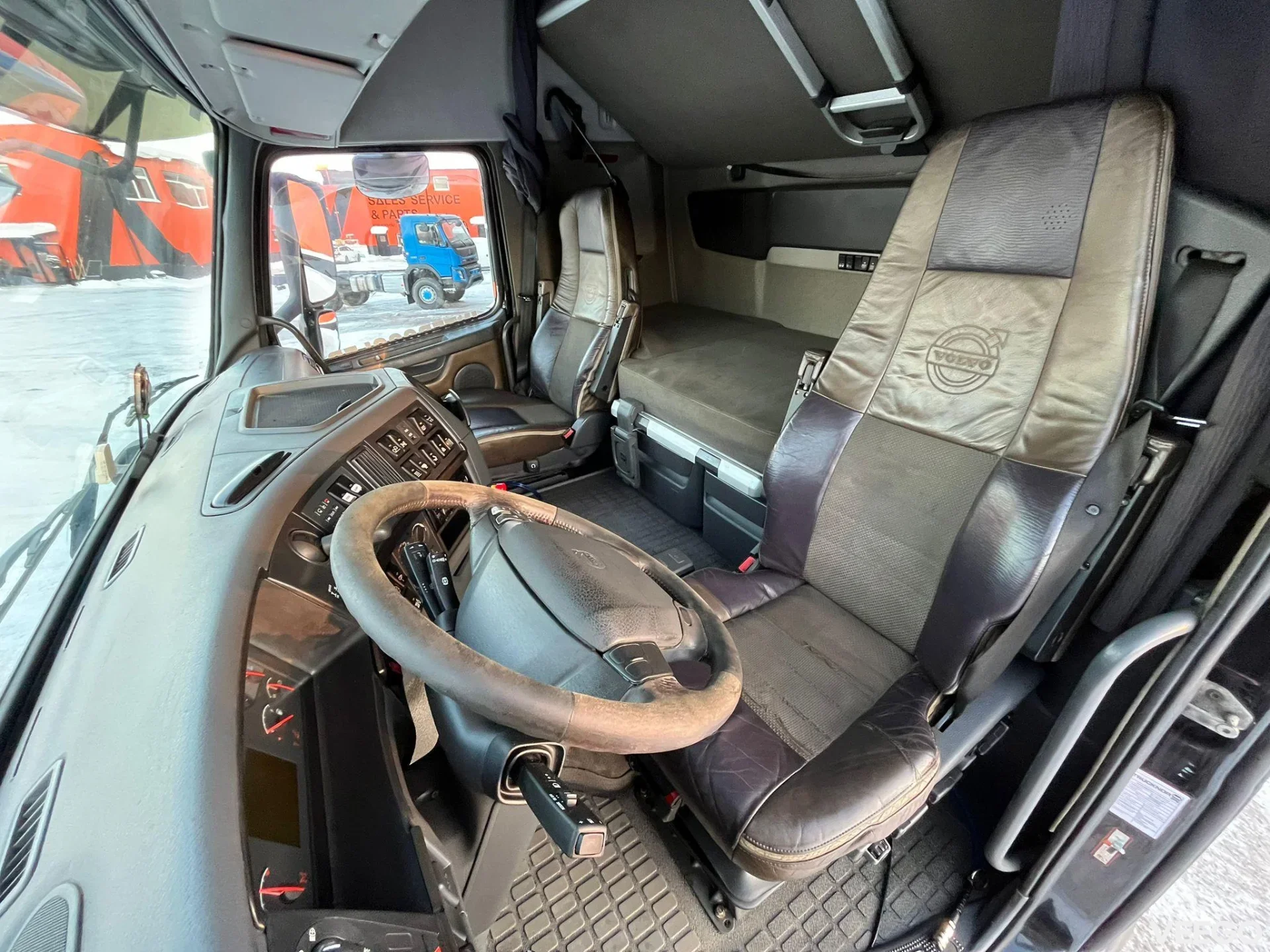 Volvo FH 16 700 6x4 GLOBE XL / HYDRAULICS / RETARDER 515kW