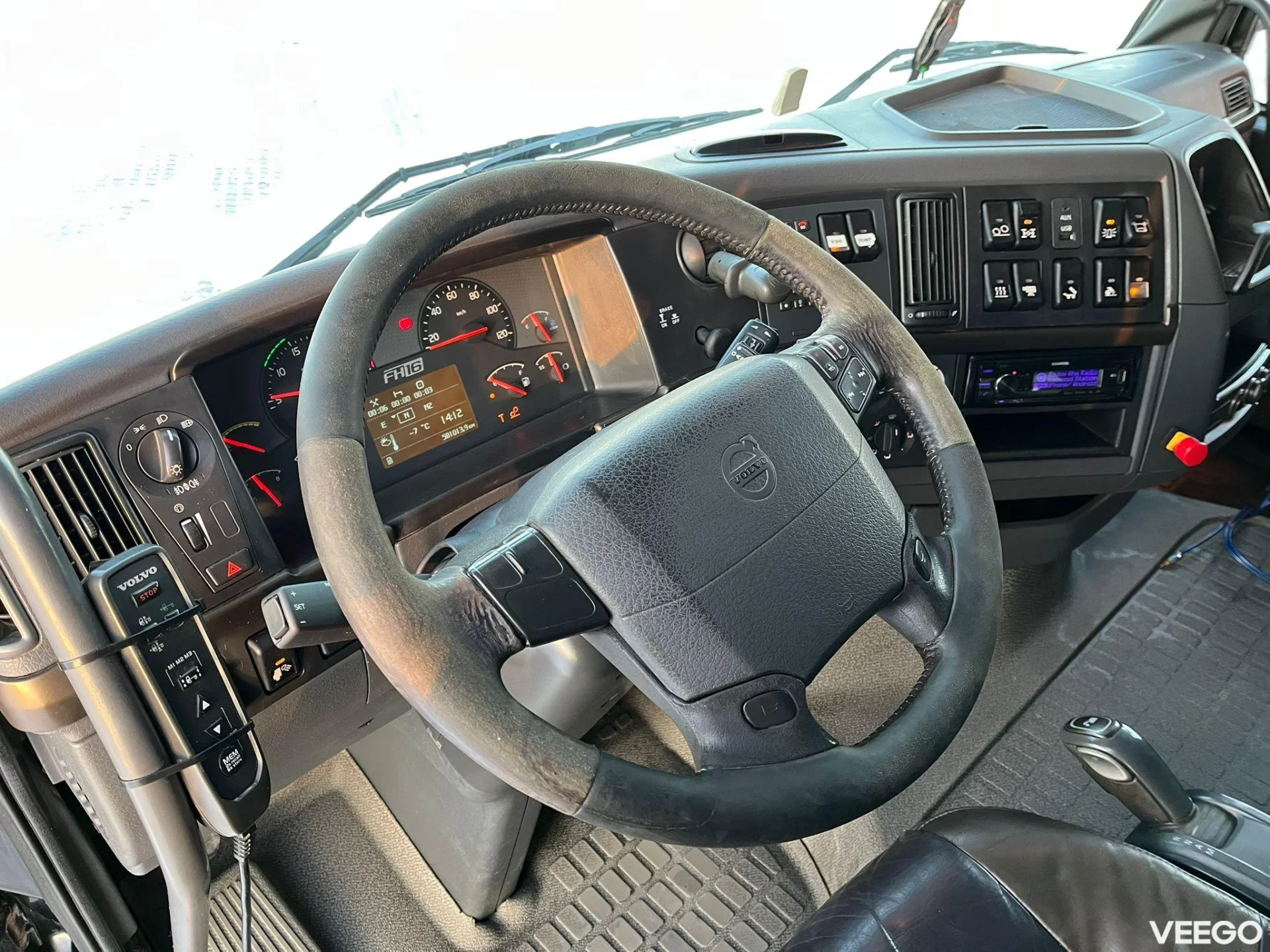 Volvo FH 16 700 6x4 GLOBE XL / HYDRAULICS / RETARDER 515kW