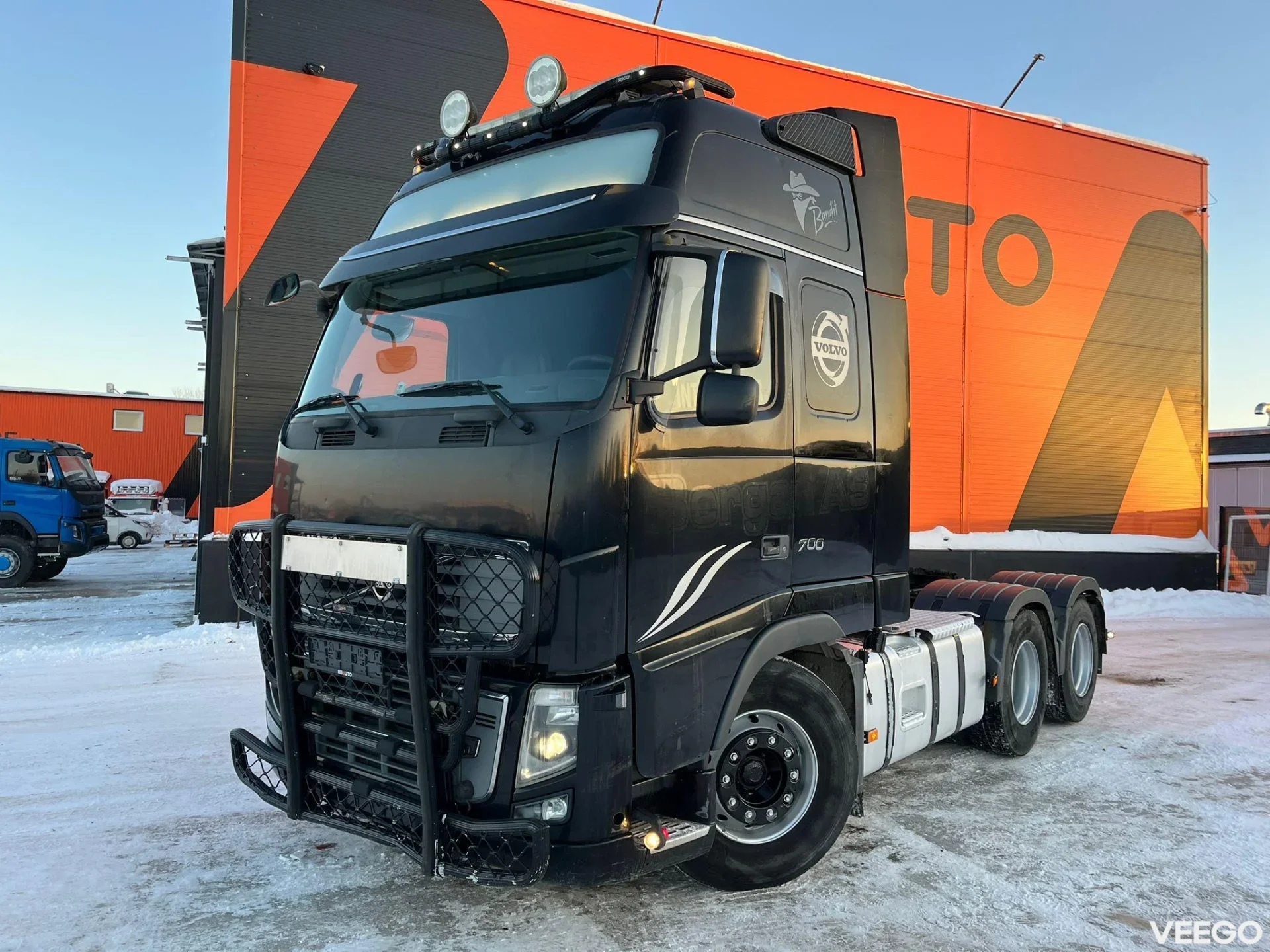 Volvo FH 16 700 6x4 GLOBE XL / HYDRAULICS / RETARDER 515kW