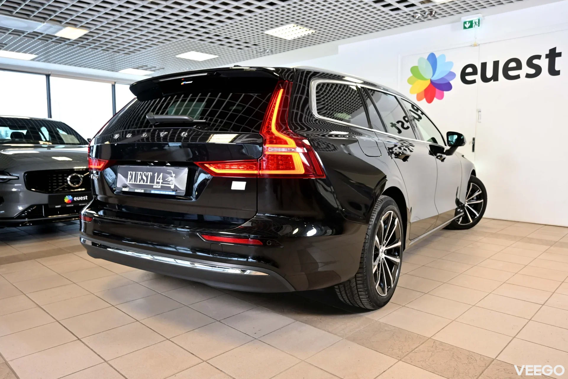 Volvo V60 AWD T6 DARK PLUS INTELLI SAFE PRO GOOGLE 2 293kW