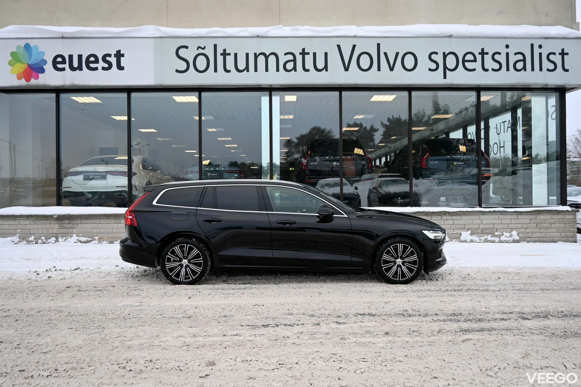 Volvo V60 AWD T6 DARK PLUS INTELLI SAFE PRO GOOGLE 2 293kW
