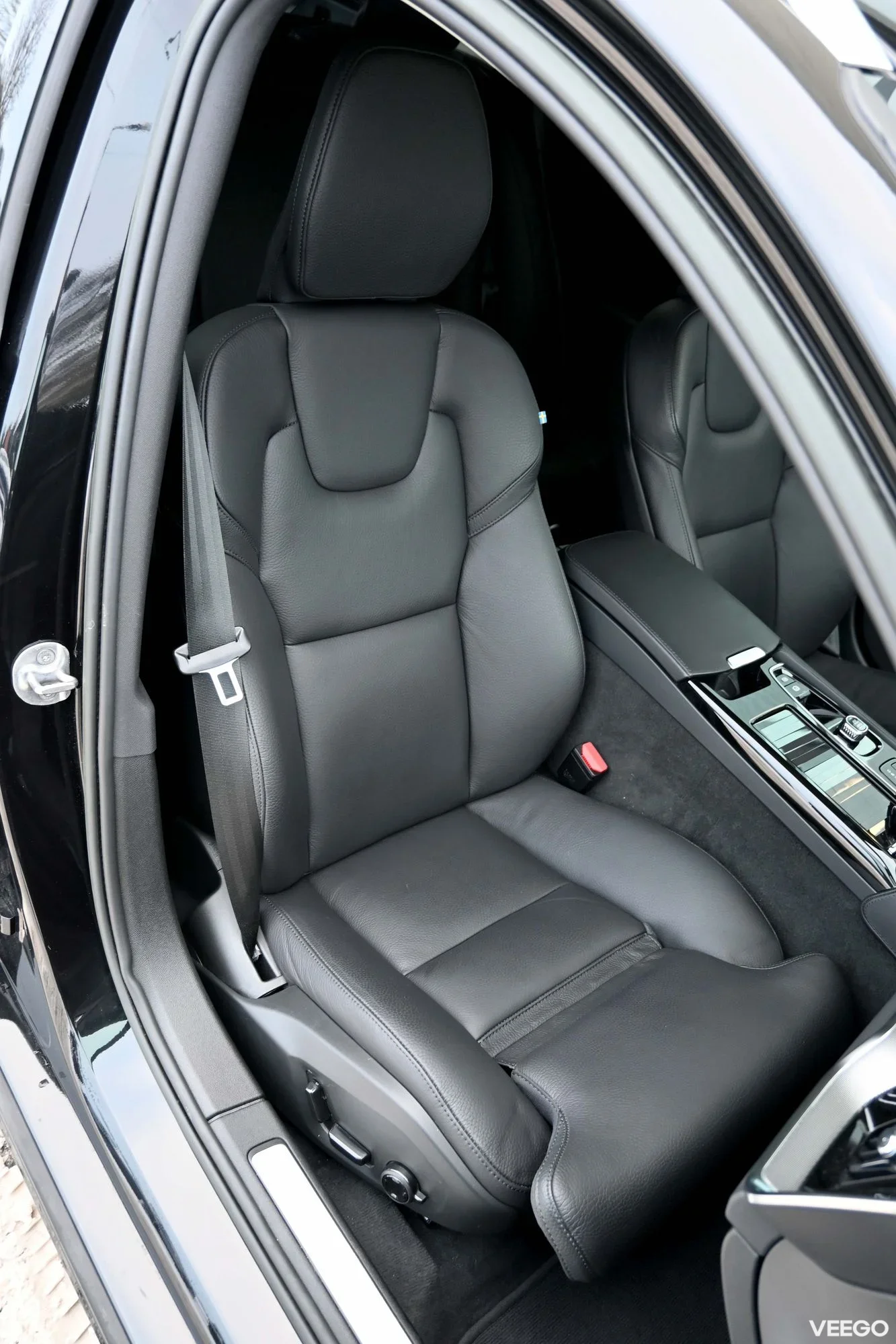 Volvo V60 AWD T6 DARK PLUS INTELLI SAFE PRO GOOGLE 2 293kW