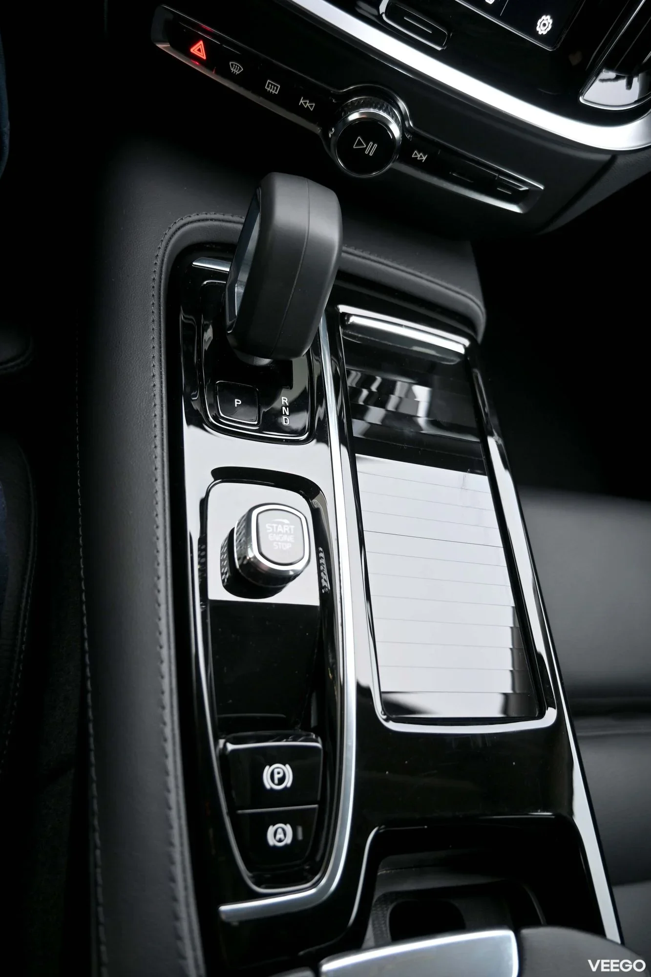 Volvo V60 AWD T6 DARK PLUS INTELLI SAFE PRO GOOGLE 2 293kW