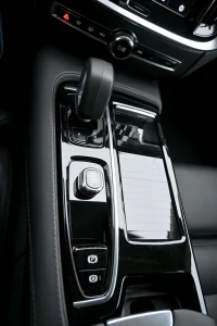 Volvo V60 AWD T6 DARK PLUS INTELLI SAFE PRO GOOGLE 2 293kW thumbnail