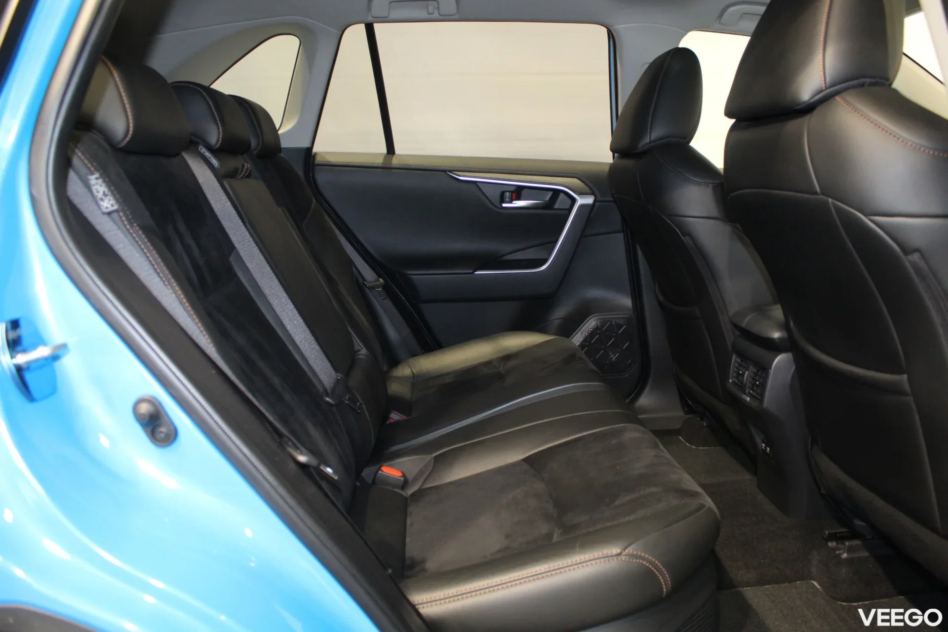 Toyota RAV4 Luxury Plus 2.5 131kW