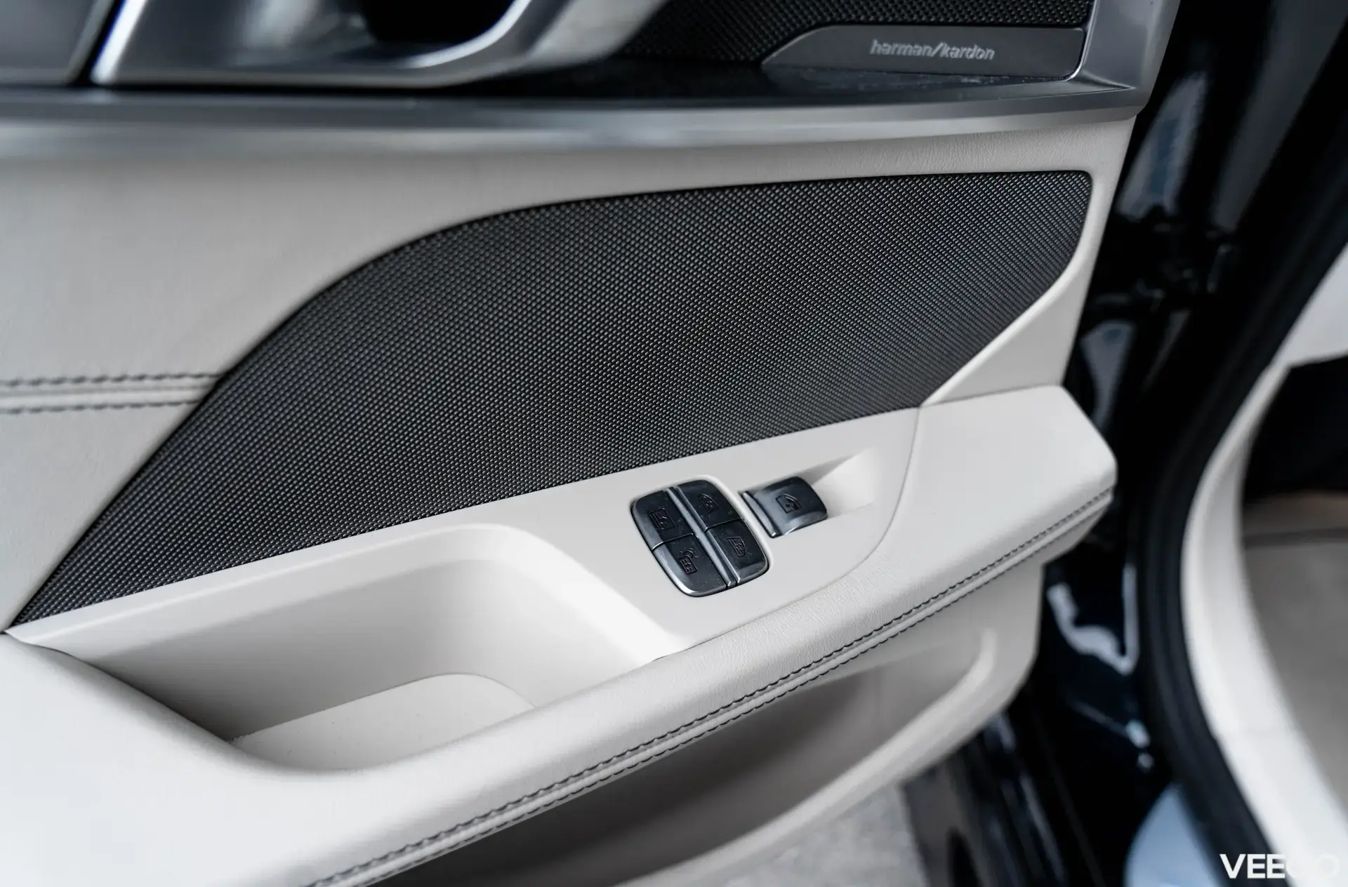 BMW M850 xDrive 4.4 390kW