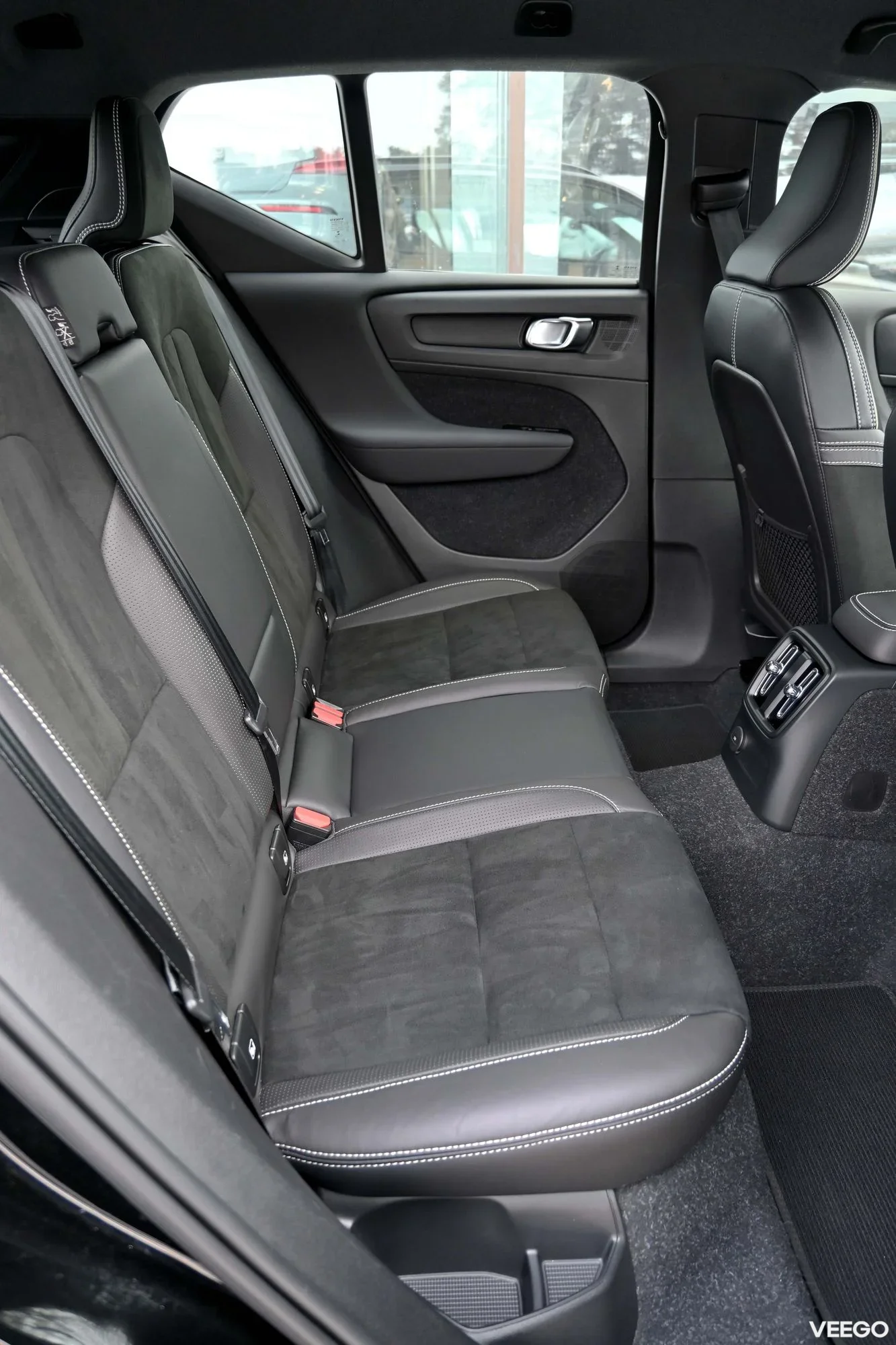 Volvo XC40 T4 RECHARGE R-DESIGN INTELLI SAFE PRO MY21 1.5 155kW