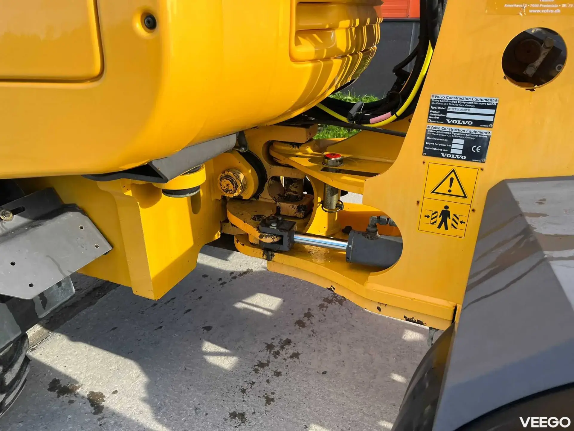 Volvo L-Series BUCKET & FORKS 36kW