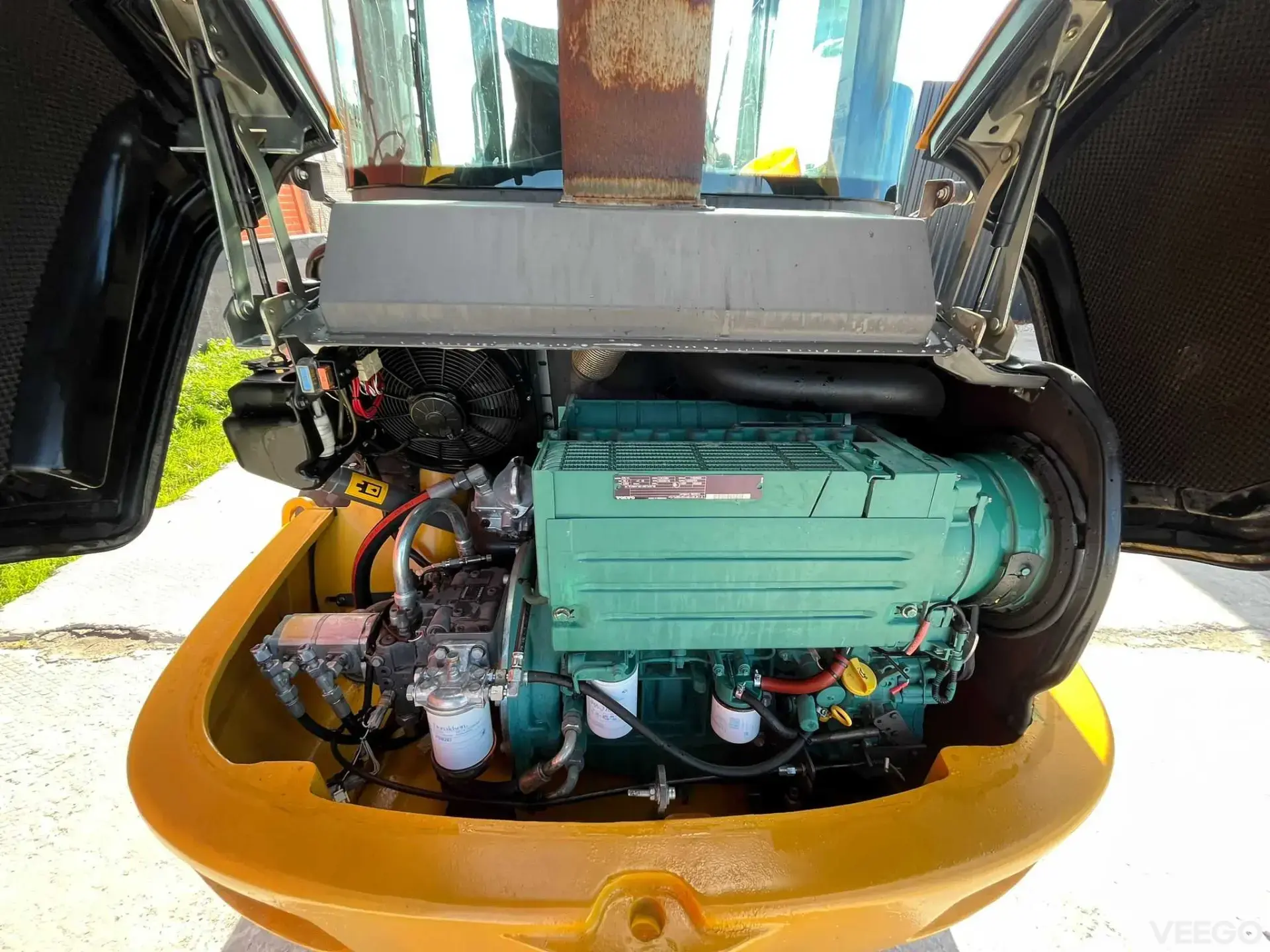 Volvo L-Series BUCKET & FORKS 36kW