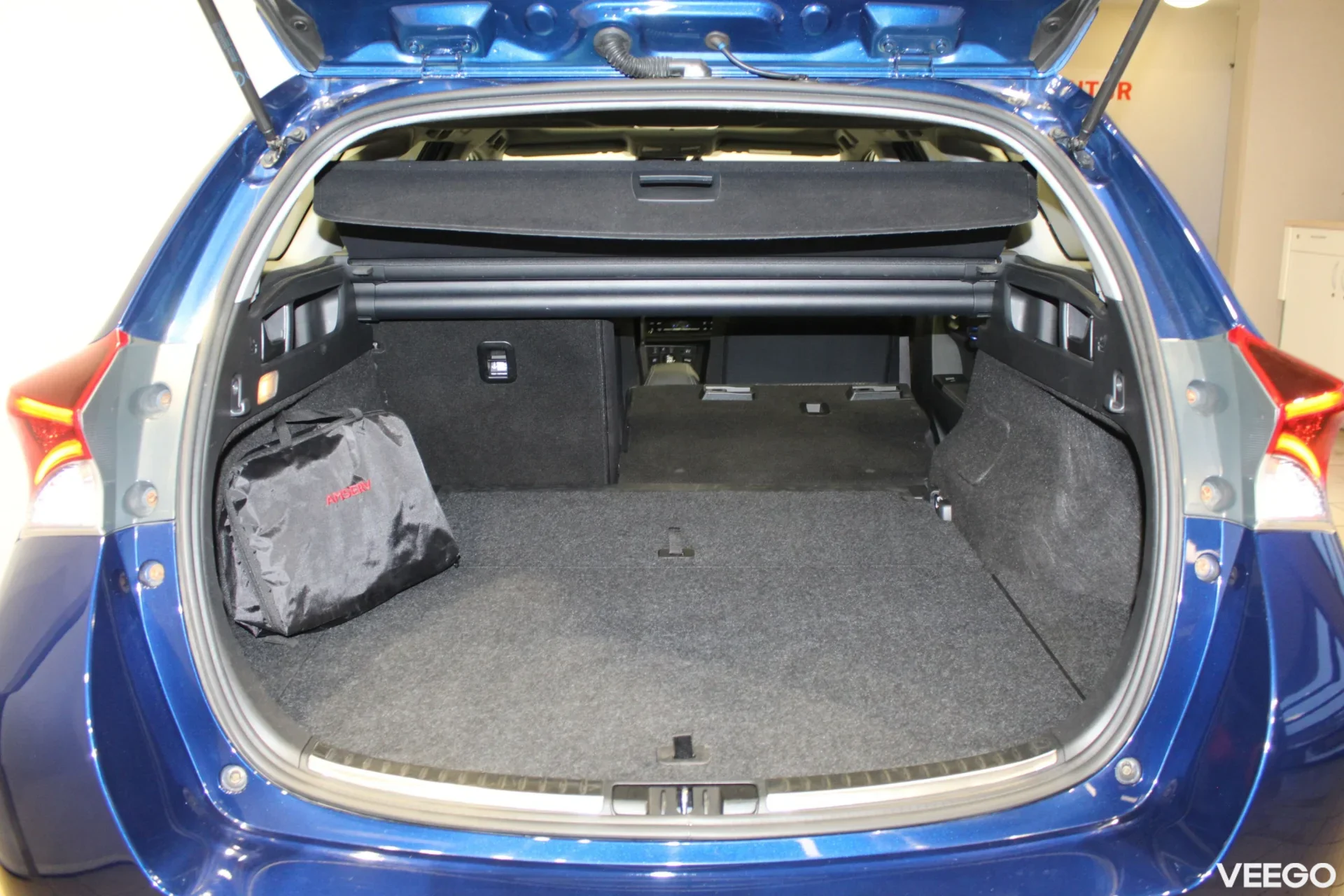 Toyota Auris Luxury 1.8 73kW