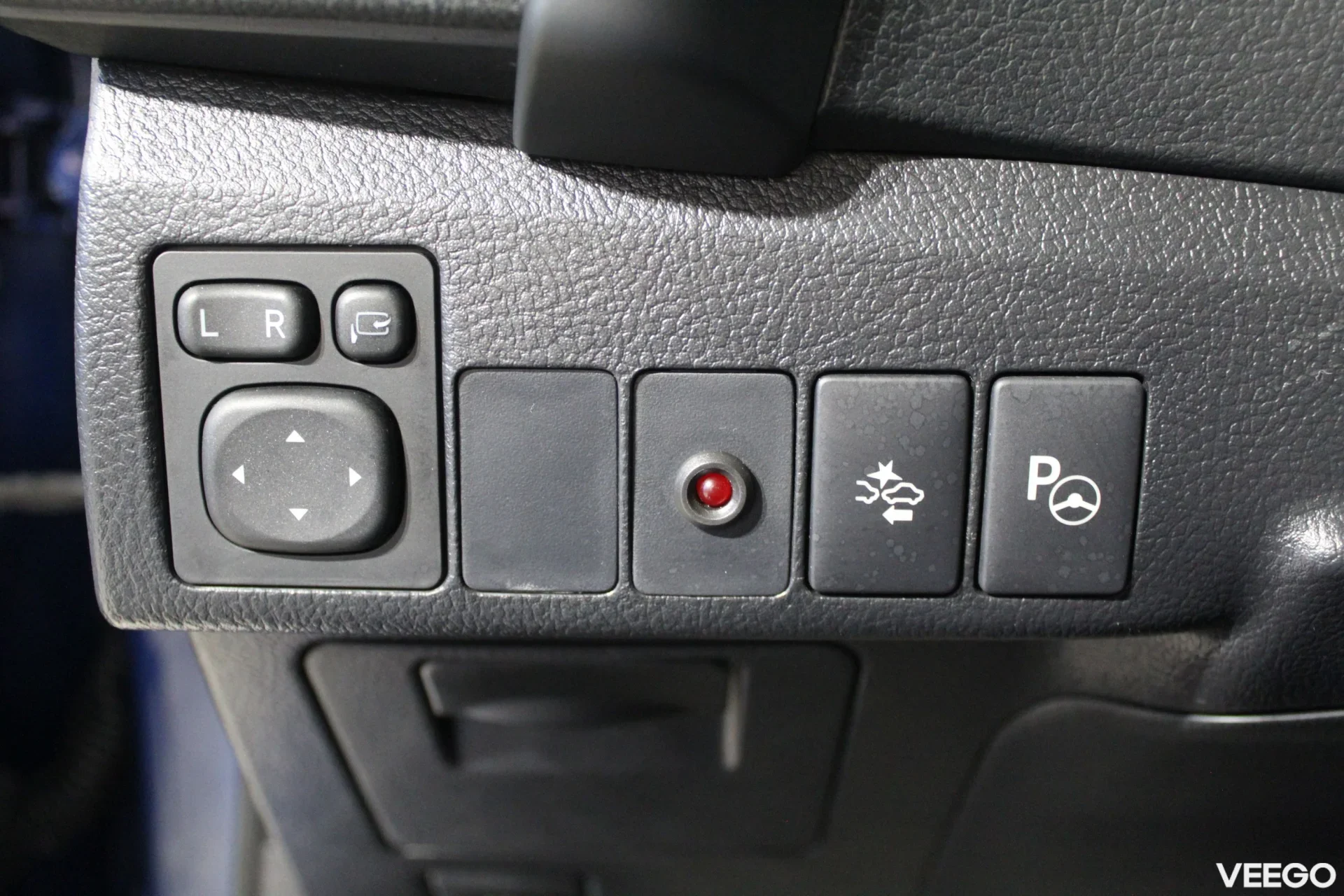 Toyota Auris Luxury 1.8 73kW