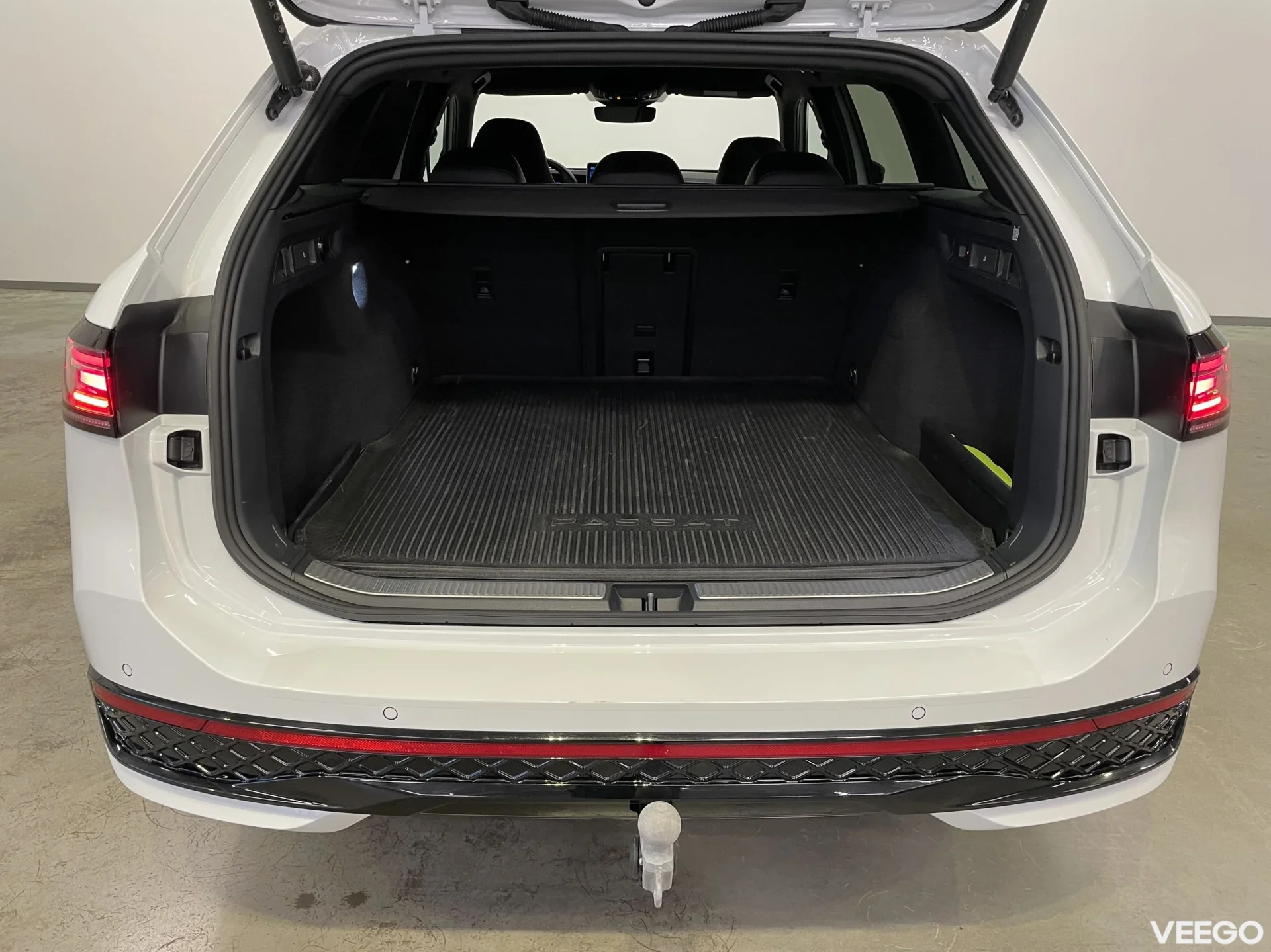 Volkswagen Passat Variant 4Motion R-Line Black Style 2 142kW