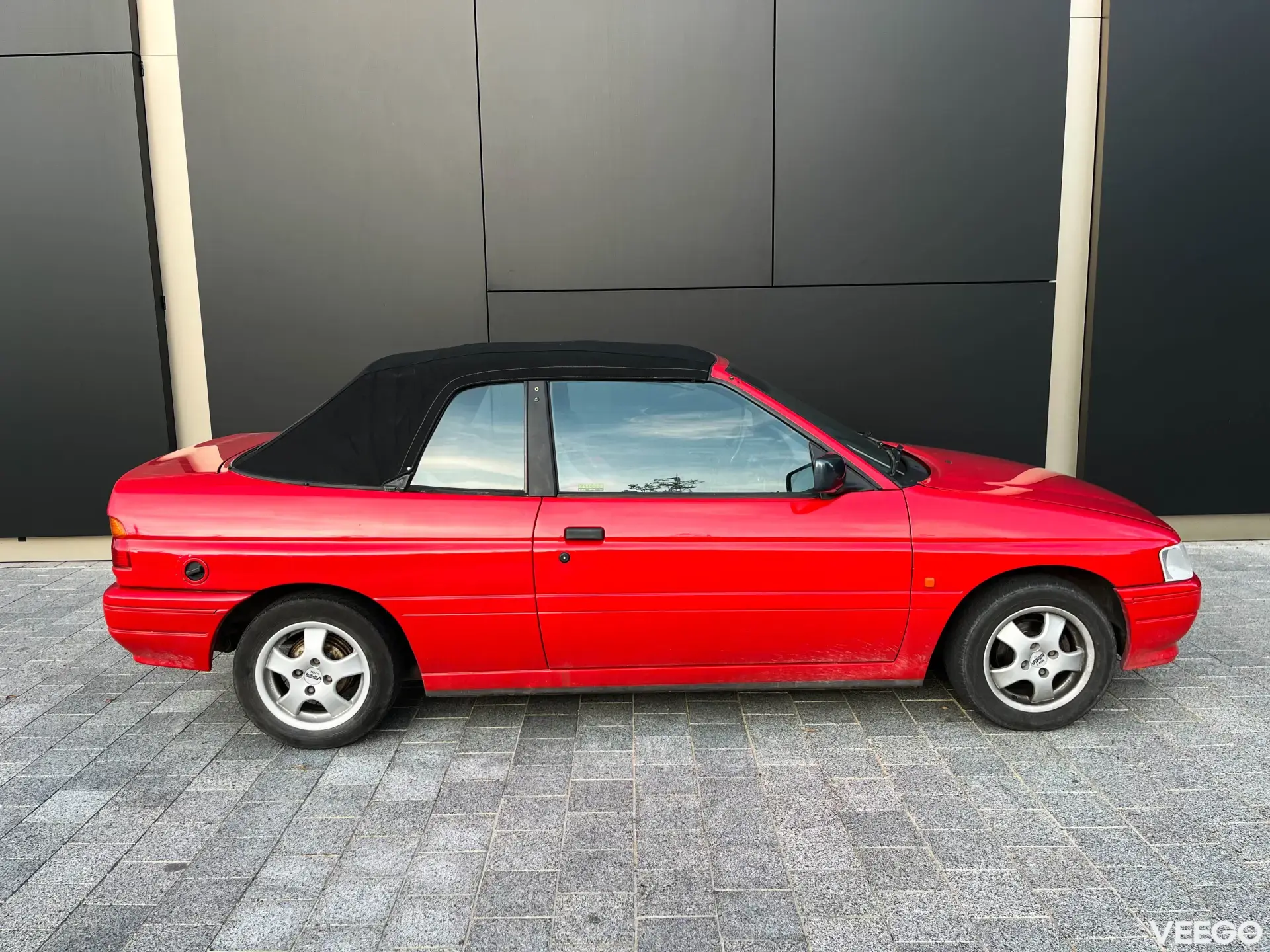 Ford Escort 1.6 77kW