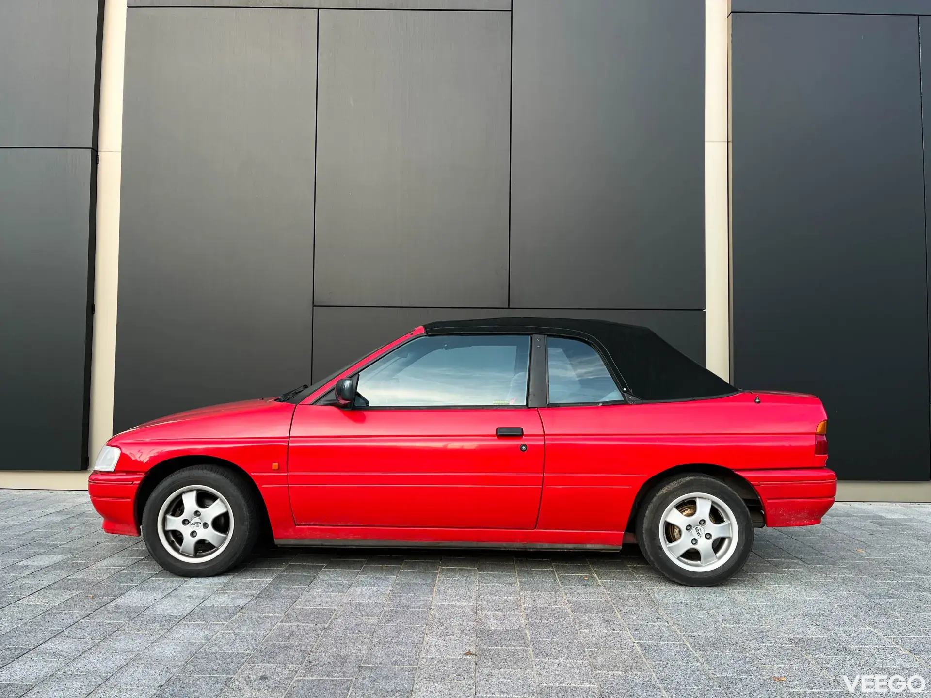 Ford Escort 1.6 77kW